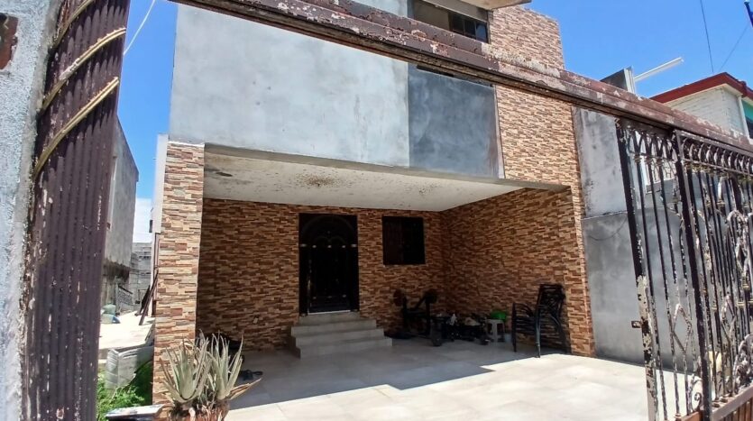 Casa en Venta, cerca de Revolucion y Chapultepec, y de centros comerciales, Aceptamos Solo Contado, la propiedad tiene escritura y llibre de gravamen. el precio es Negociable